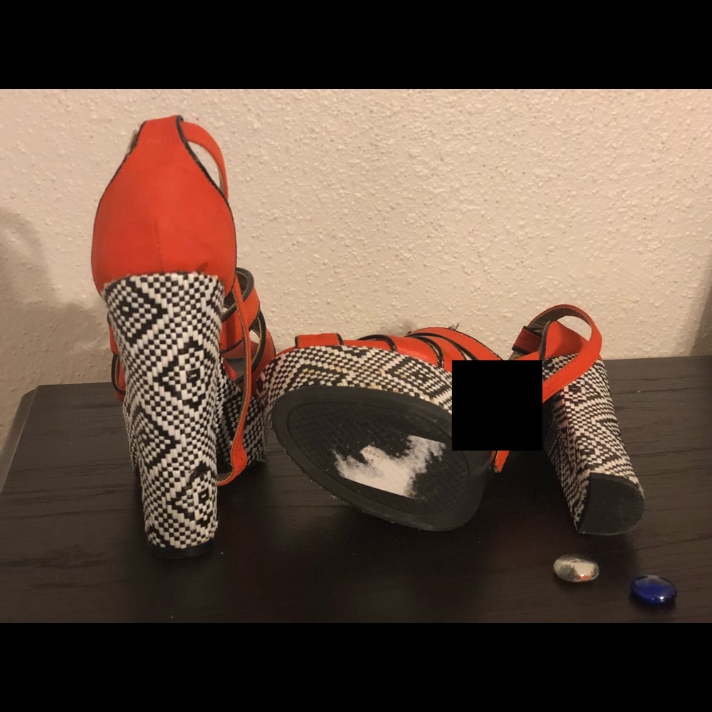 Heels - Picture 4 of 6